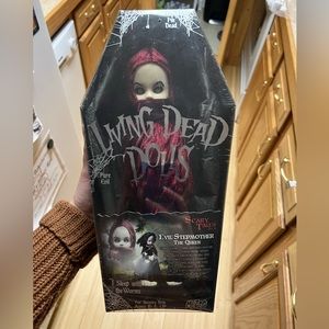 Living dead dolls